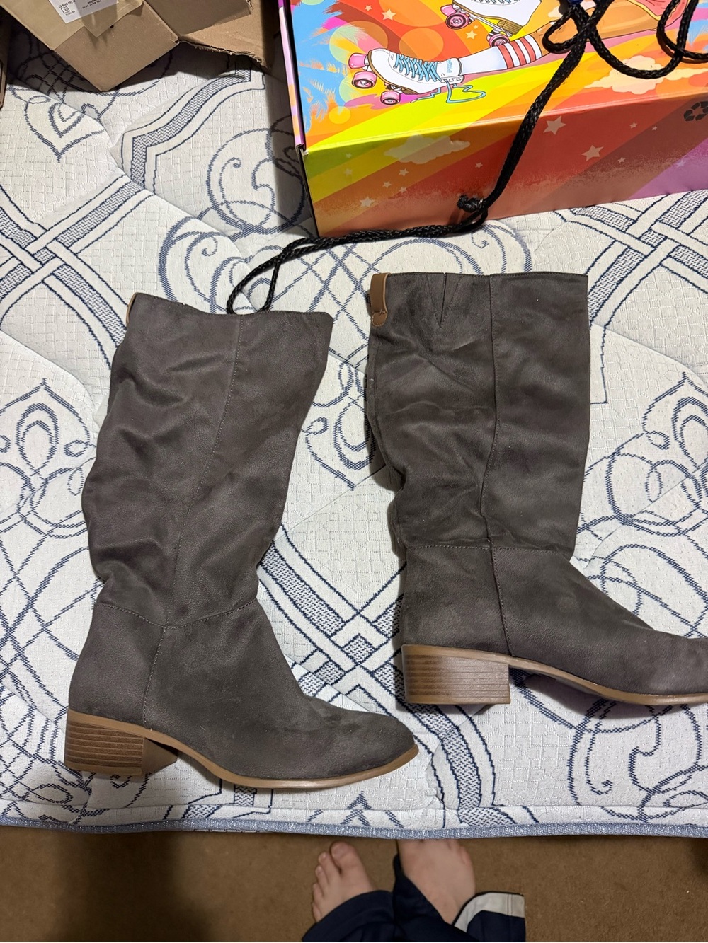 Booots - Picture 5 of 7